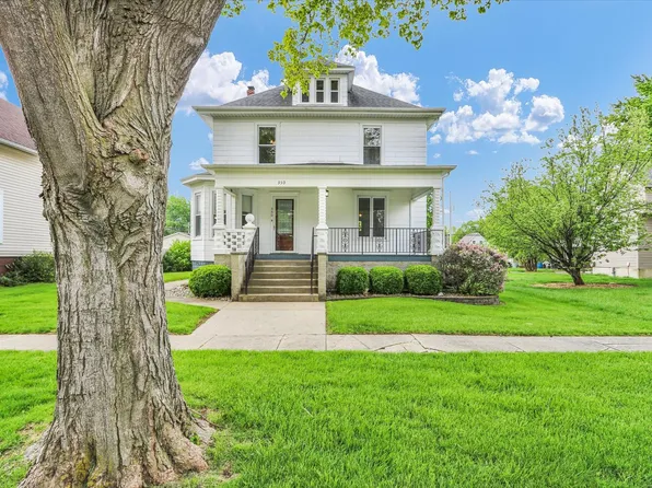 350 E Orleans St, Paxton, IL 60957