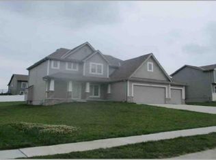 5008 Waterford Ave, Bellevue, NE 68133