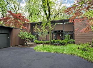 400 Greenbriar Ln, Riverwoods, IL 60015