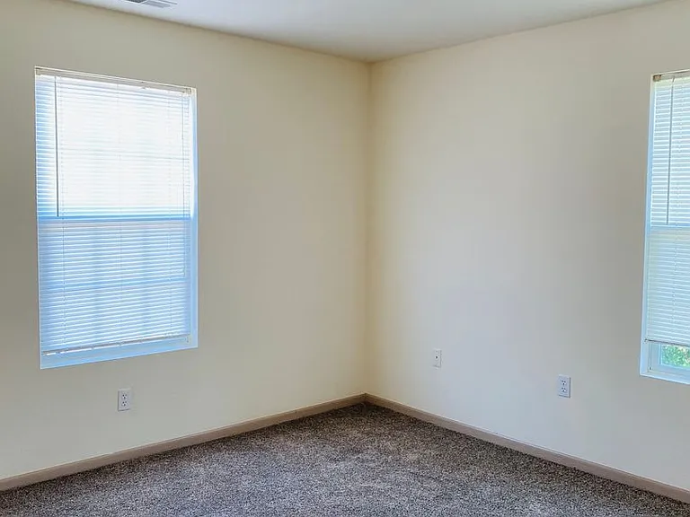 913 Westridge Dr #8 — Photo 9