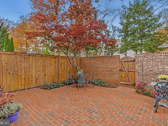2nd image of 6628 McLean Ct