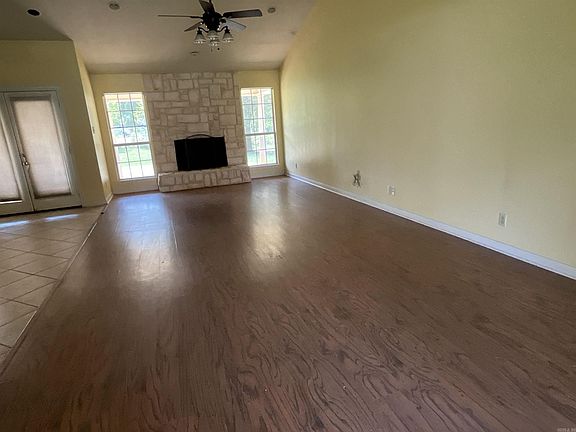 2nd image of 116 Rosebud Dr