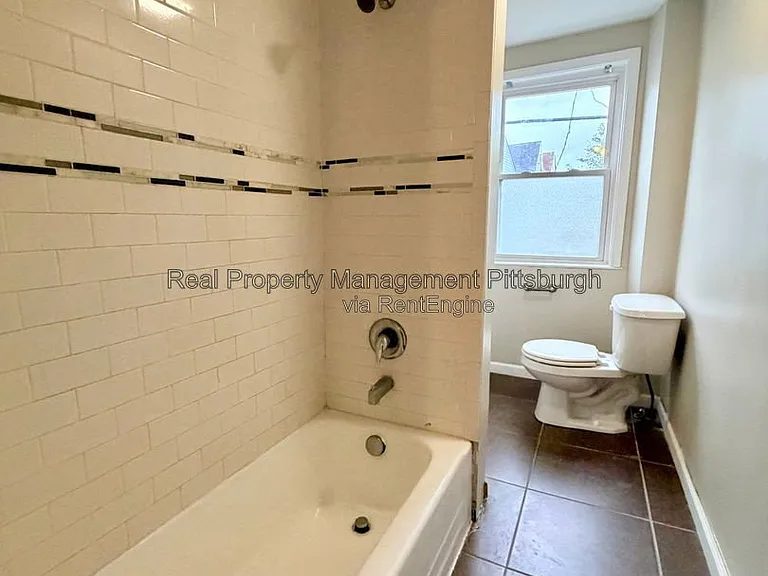 207 Edmond St — Photo 9