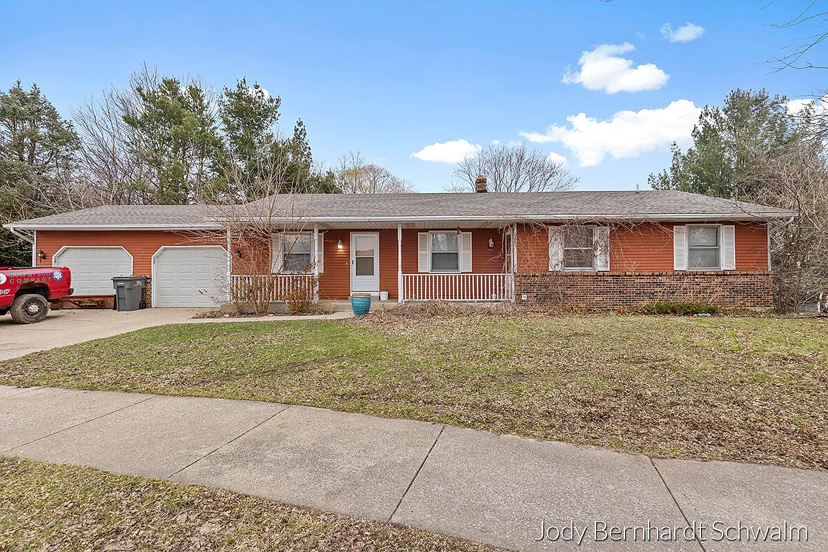 2730 Nolan Ave NW photo 1