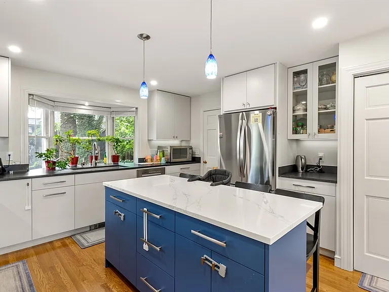 14 Belmont St #A — Photo 4