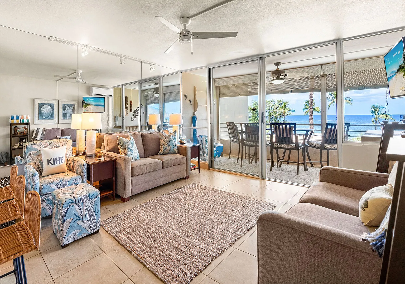 Panoramic Ocean Views, 150 Feet from Kamaole I Beach, Rooftop Deck, AC — Photo 2