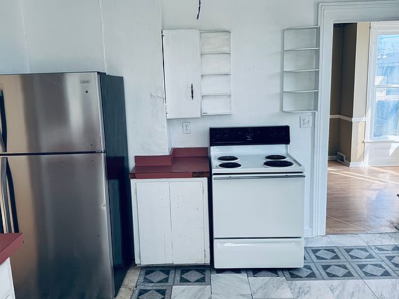 4th image of 517 Davenport Ave #2