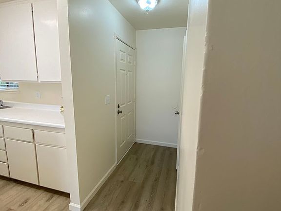 5th image of 512 Elizabeth St APT A
