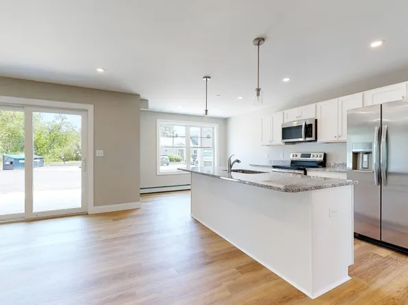 10 Badger Run #101, Windham, ME 04062