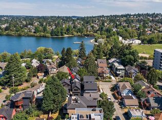 6620 Woodlawn Ave N, Seattle, WA 98103