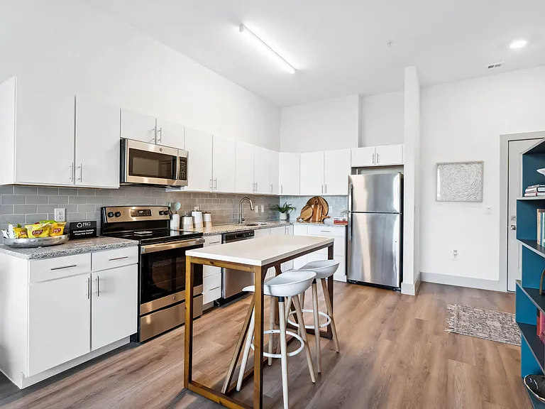 The Point on 38th Apartments — Photo 13