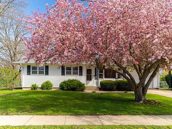 2nd image of 106 Orchard Dr
