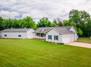 2841 S Lacey Lake Rd, Bellevue, MI 49021