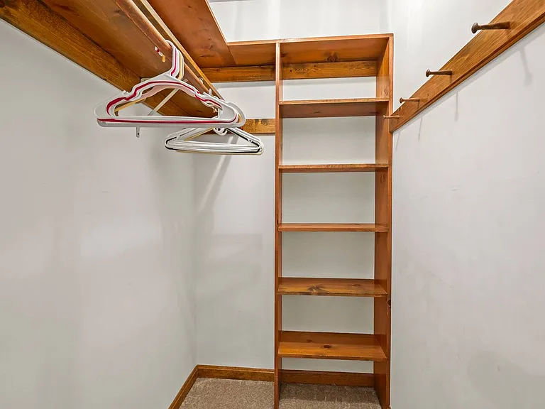 closet bedroom 4