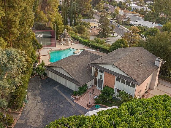 3rd image of 4823 Dunman Ave