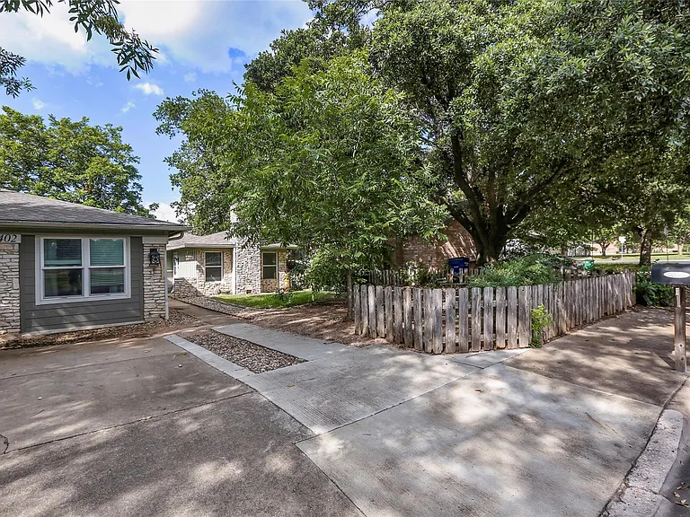 2402 Berkeley Ave #A — Photo 3