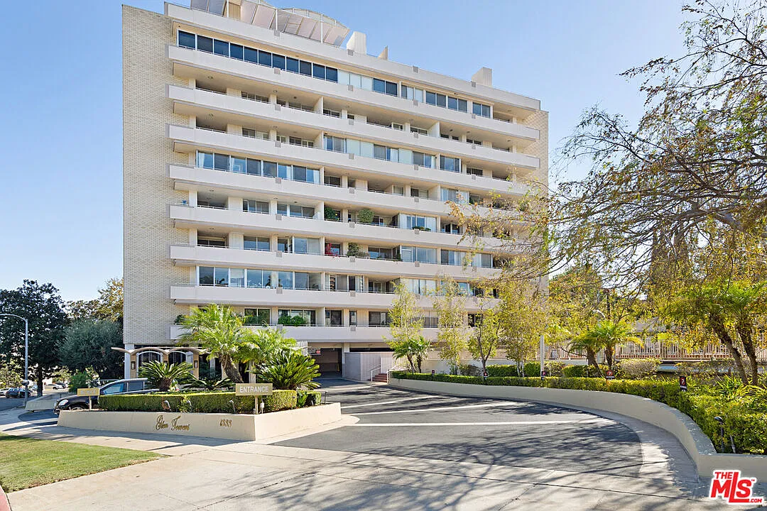 1333 S Beverly Glen Blvd — Photo 4