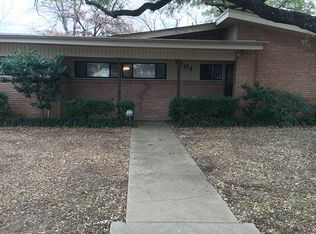 1601 Canterbury Cir, Fort Worth, TX 76112