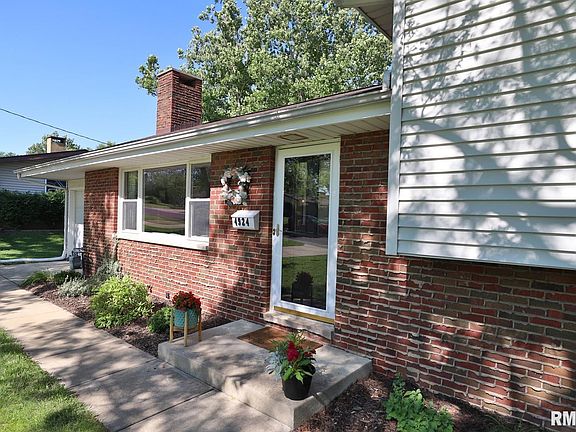 5th image of 4924 N Woodview Ave