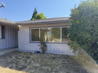 3028 NE Douglas Ave, Roseburg, OR 97470