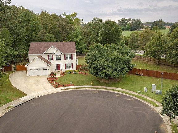 2nd image of 105 N Wiltshire Ct