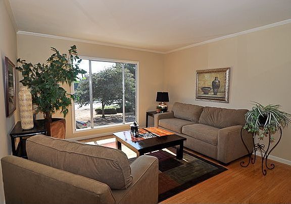 4th image of 408 Portola Dr