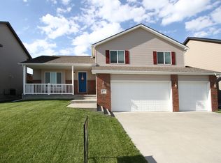 1509 Torreys Dr, Lincoln, NE 68521