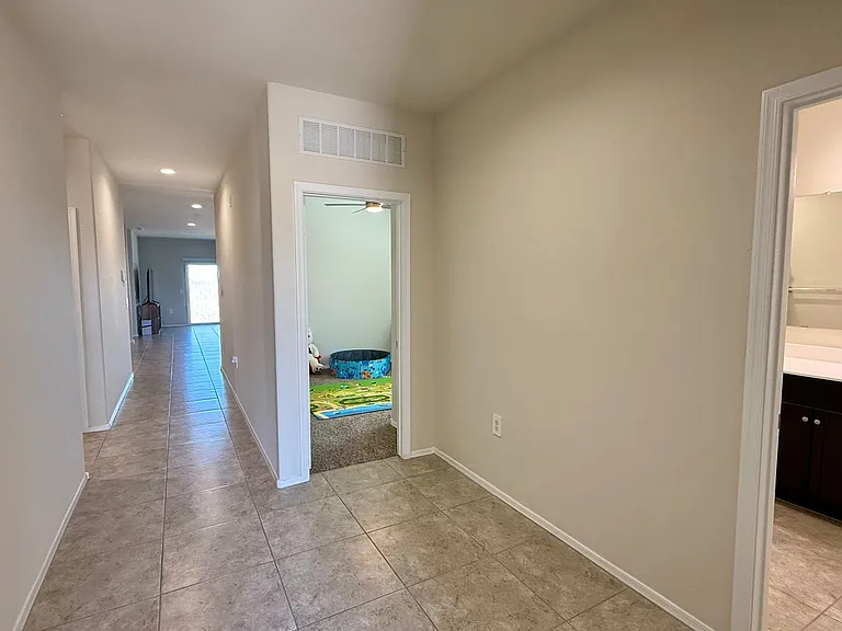 2207 S 46th St — Photo 21