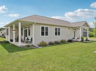 104 Oakview Dr, Rio, WI 53960