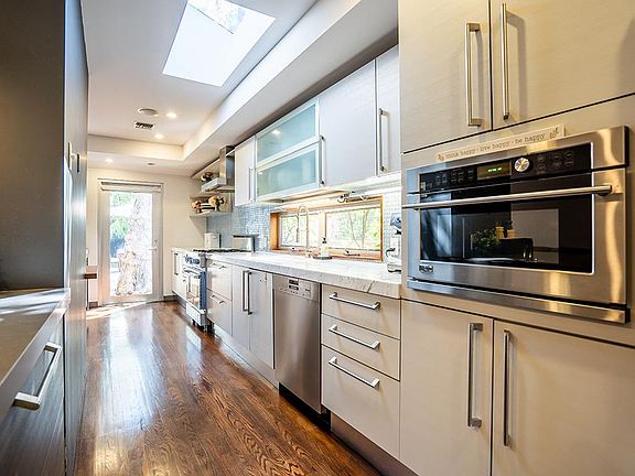 5th image of 4548 Farmdale Ave