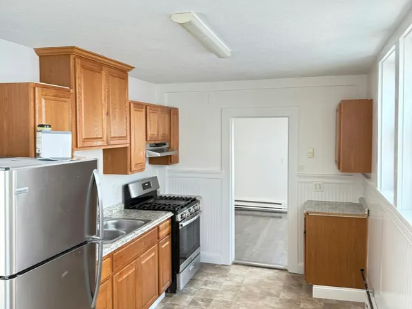 48 Friend St, Gloucester, MA 01930