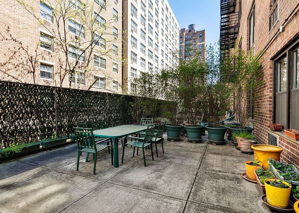 1st image of 211 E 18th St APT 1W