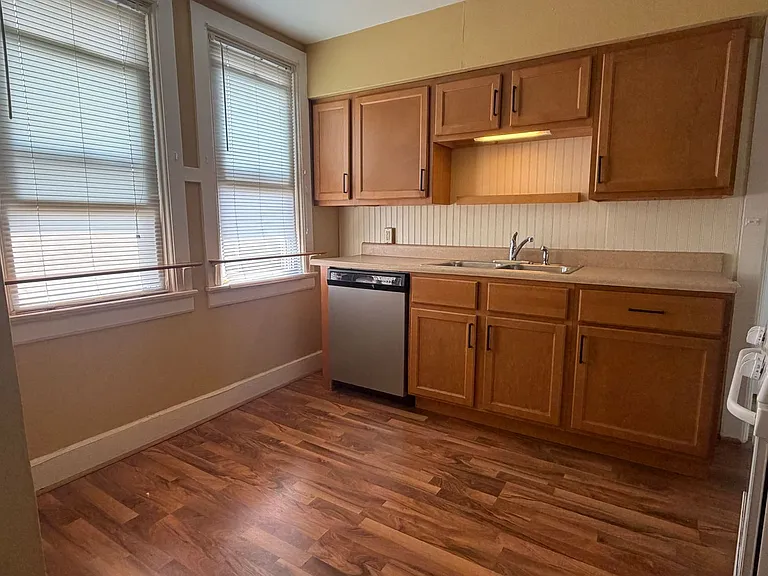 1675 N Marshall St — Photo 8