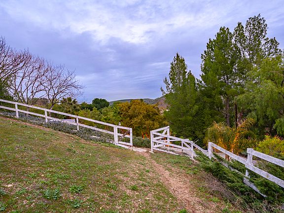 5th image of 28252 Foothill Dr