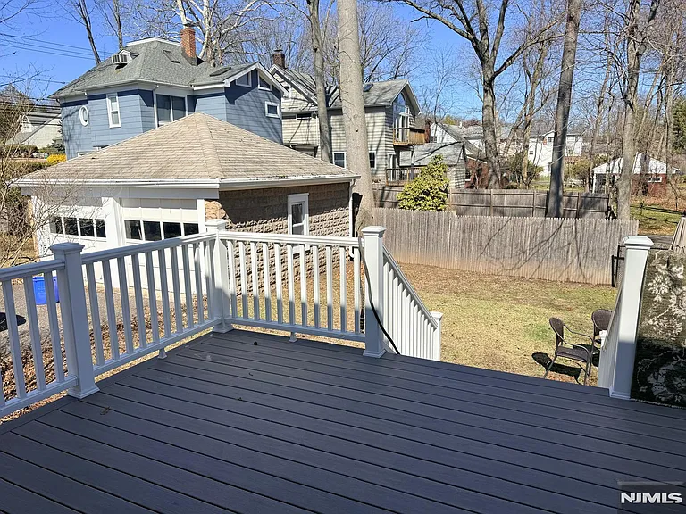 91 Columbus Dr — Photo 21