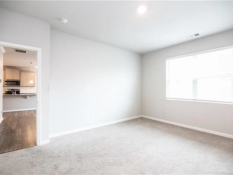 4377 Montberry Ln — Photo 6