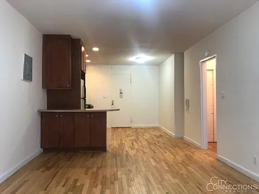 Rented by City Connections Realty | media 11