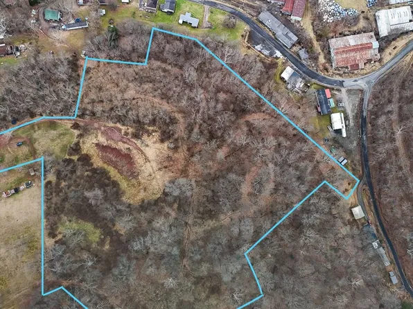 Homewood Rd, Weston, WV 26452