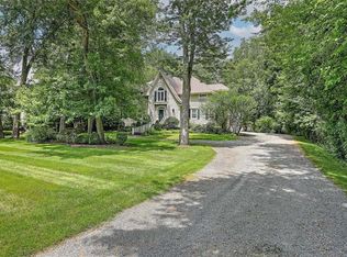 15 Tall Pines Dr, Barrington, RI 02806