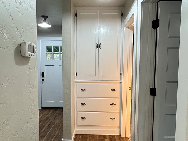 406 N Pacific St — Photo 9
