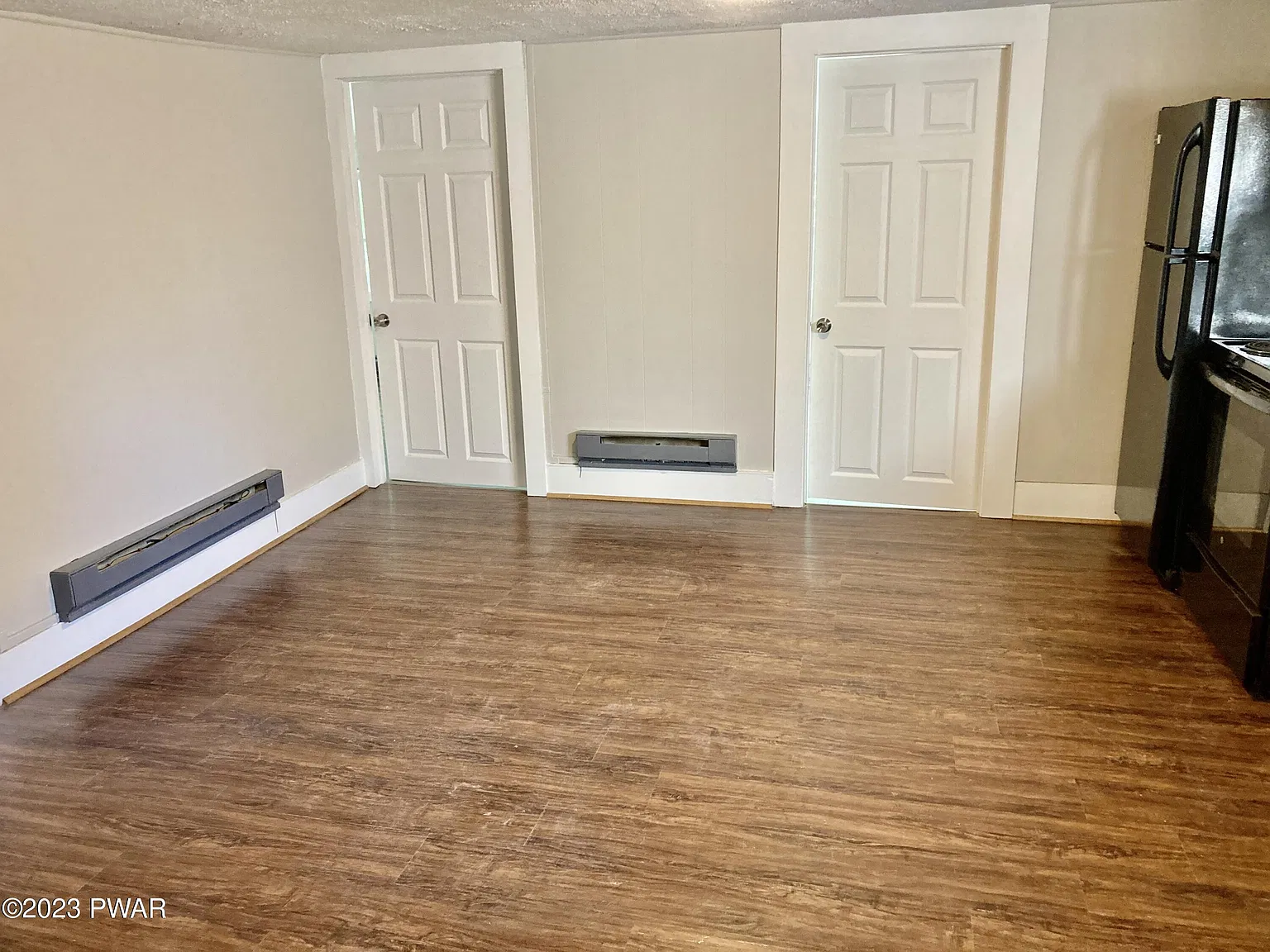 3 bed, 1.0 bath, 850 sqft, $2,100 — Photo 3