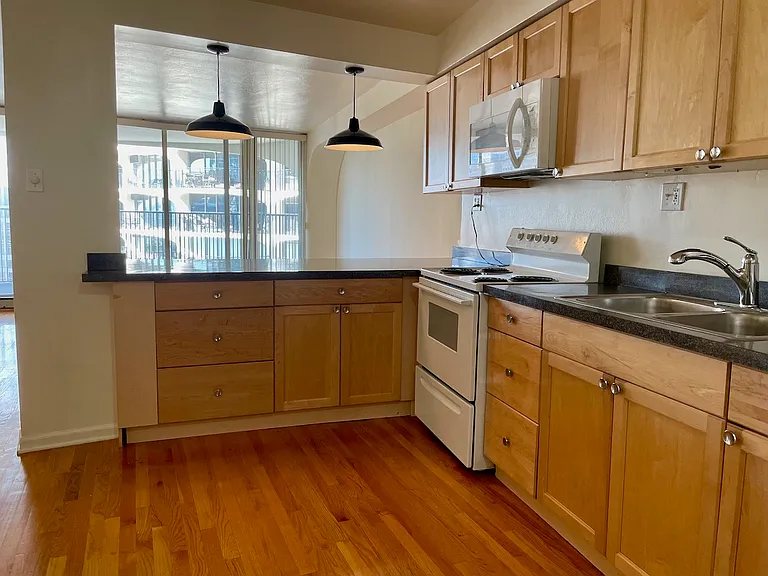 300 N State St #4735 — Photo 4