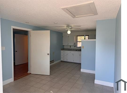3rd image of 152 W Fray St