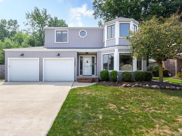 17890 Fox Glen Dr, Riverview, MI 48193