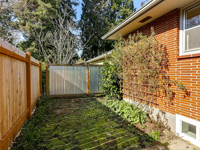 4933 N Concord Ave — Photo 24
