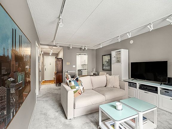 3rd image of 280 Rector Pl APT 3E