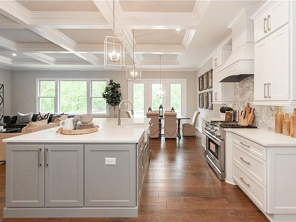 4th image of 4618 Kettering Pl