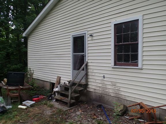 3rd image of 108 Brooks Aly