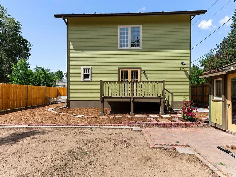 247 W 10th St — Photo 3