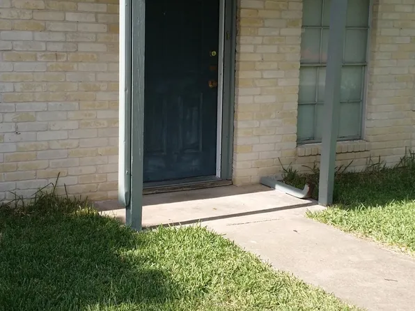 1431 Hillside Dr, College Station, TX 77845